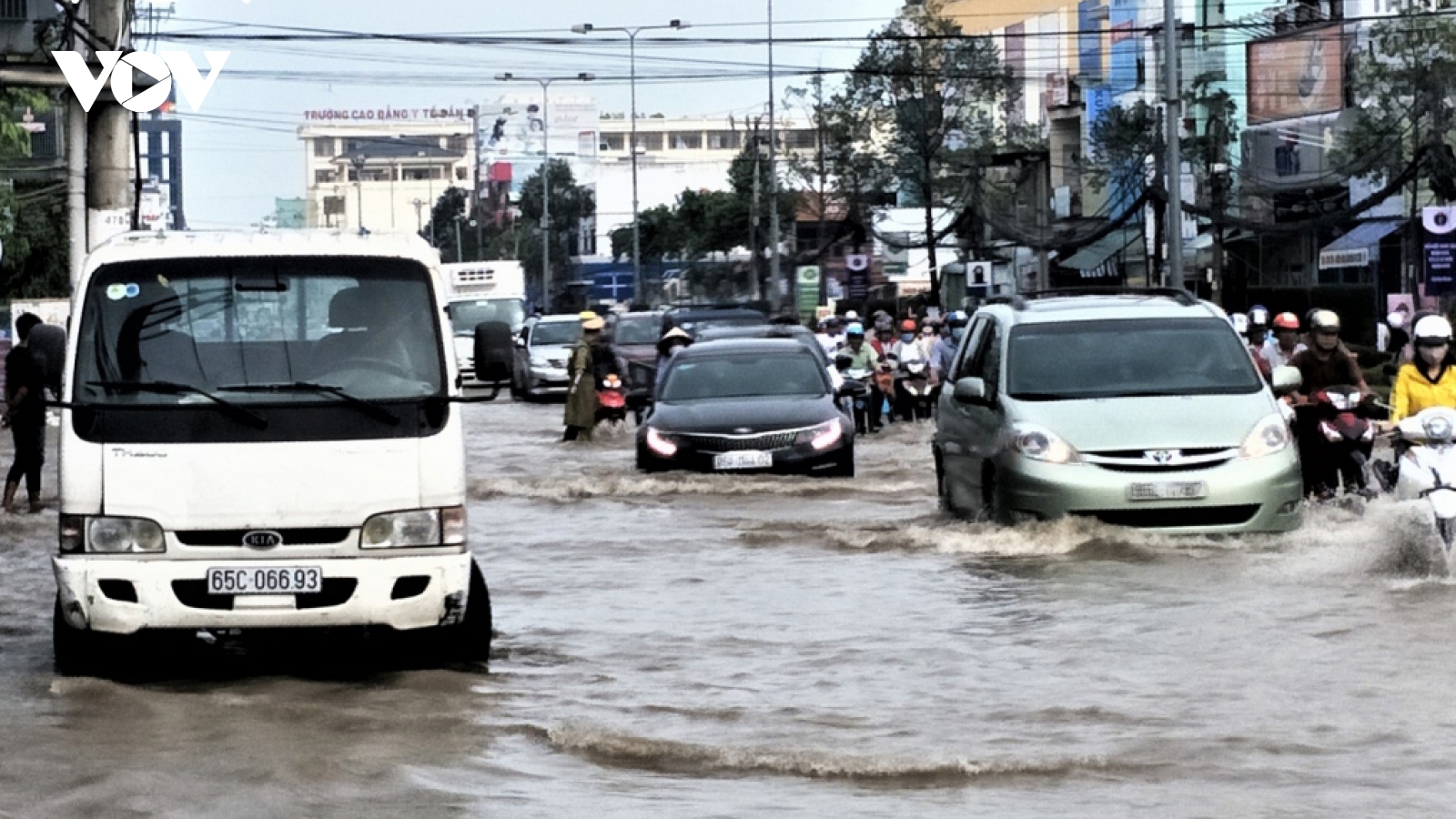 Rising tides lead to flood warning level 3 being issued in Mekong Delta region